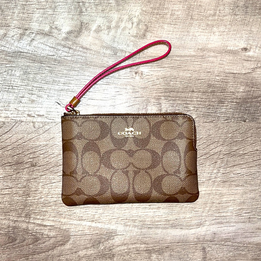 NWT Coach Wristlet - Picture 1 of 4